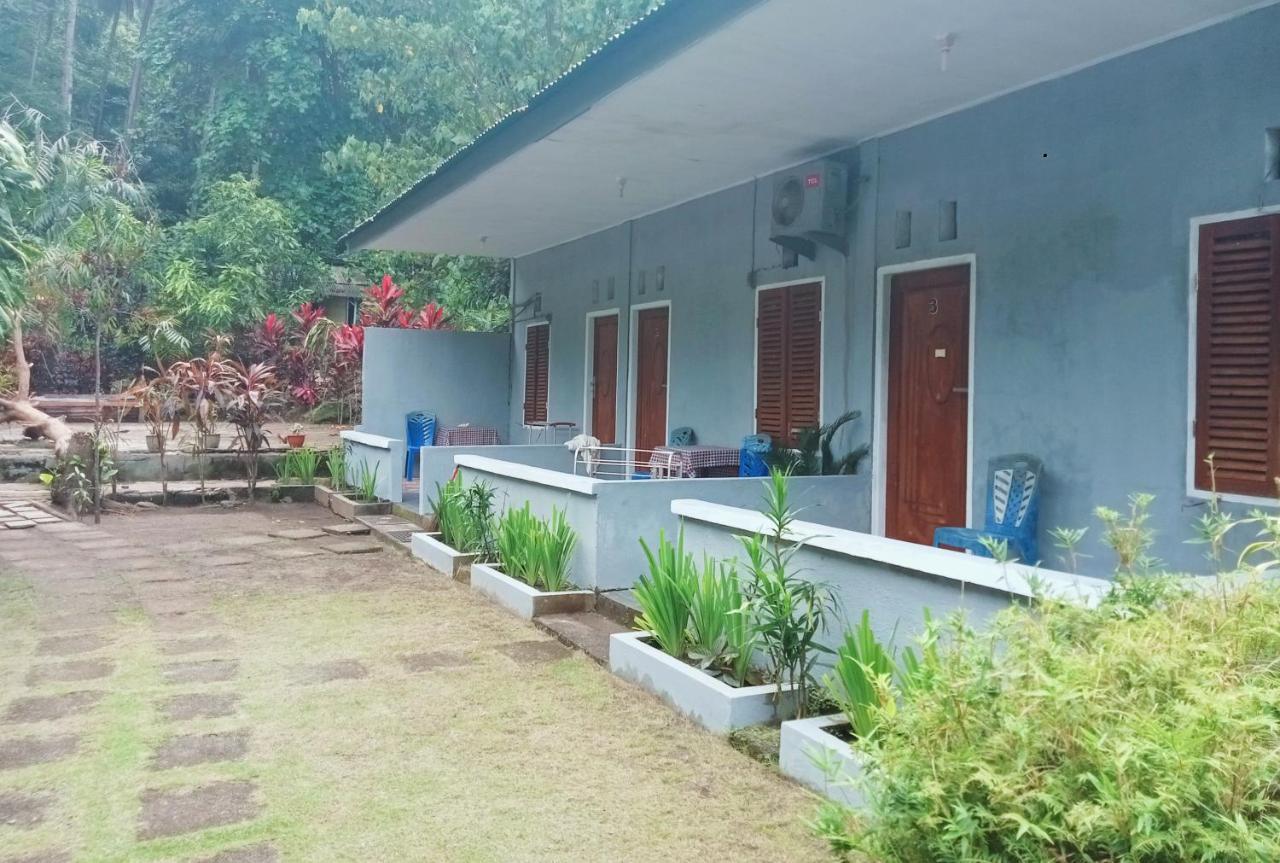 Tangkoko Ranger Homestay Bitung Exterior photo